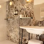 De Sevigne 3*
