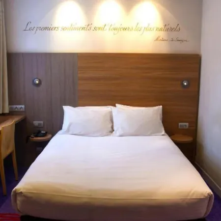 Hotel De Sevigne 3*