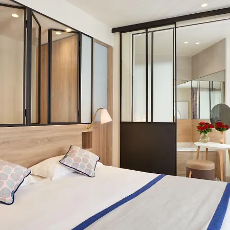 Hotel De Sevigne 3*