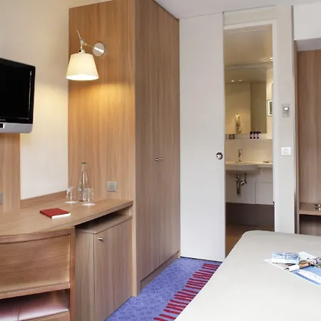 מלון De Sevigne 3*