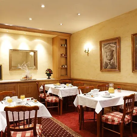 Hotel De Sevigne Paris