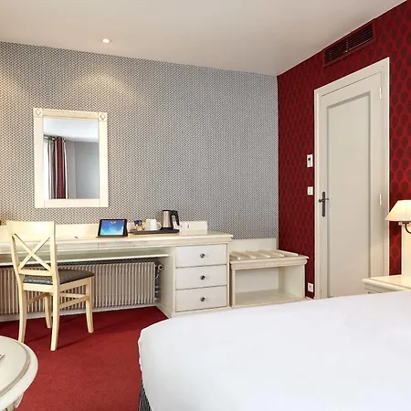 De Sevigne מלון 3*