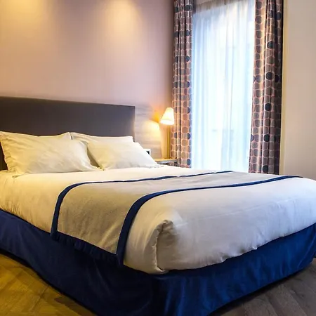 Hotel De Sevigne 3*