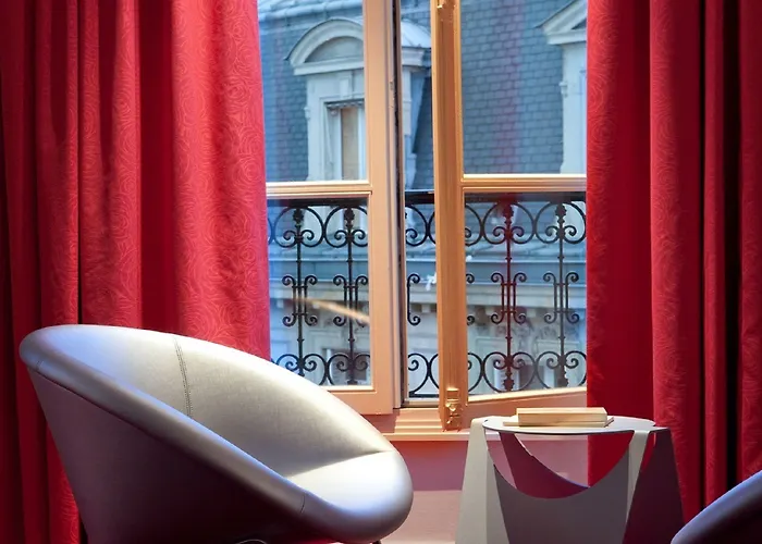 Hotel De Sevigne Paris