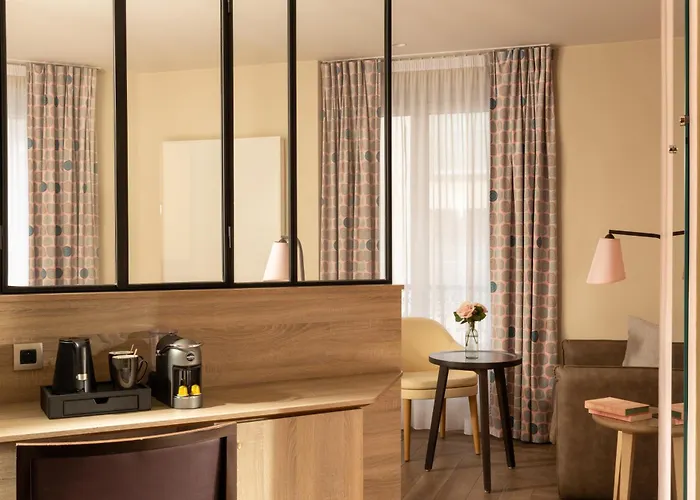 Hotel De Sevigne Paris