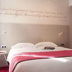 Hotel De Sévigné París